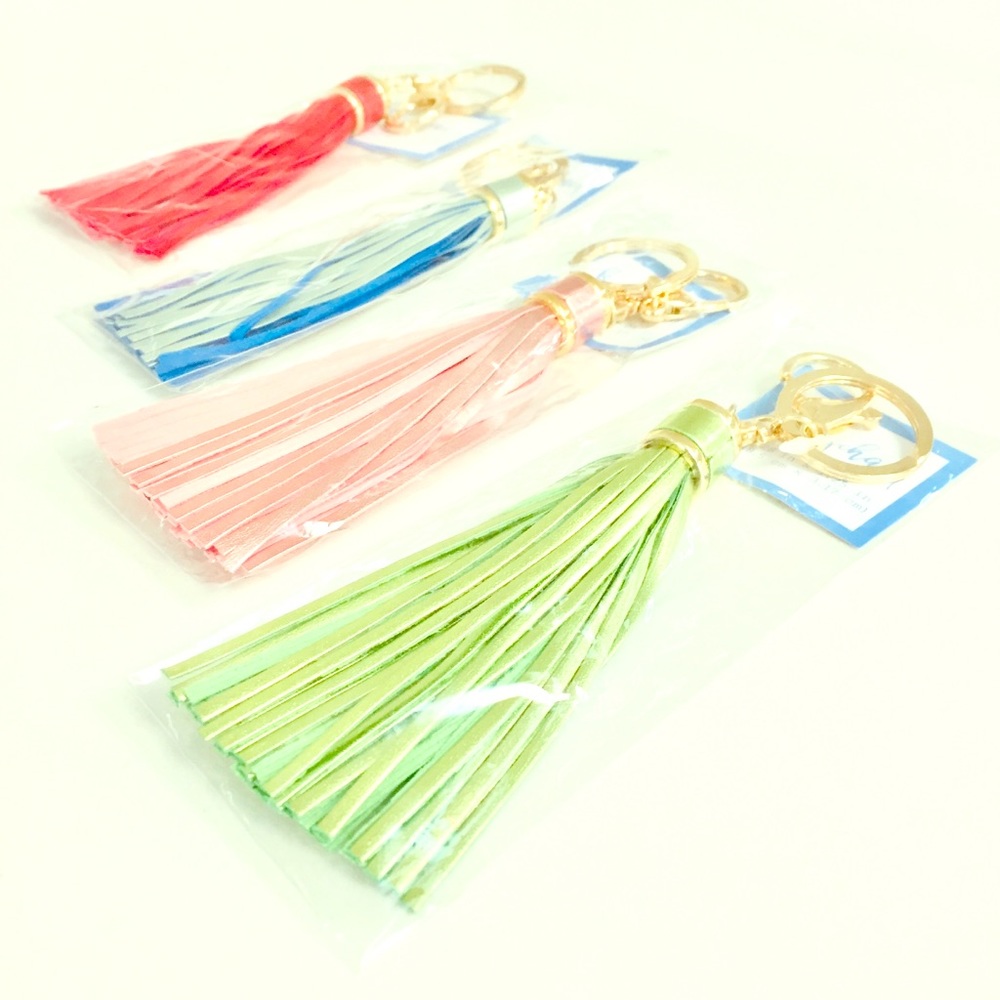 🔑4/$10🔑 Colorful Tassel Keychains NEW/NWT 🆕🆓🎁